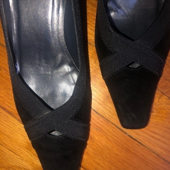 Stuart Weitzman Black Suede Russell Bromley Kitten Heels - Picture 10 of 14